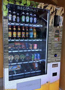 Automat mit Bier und Lebensmitteln